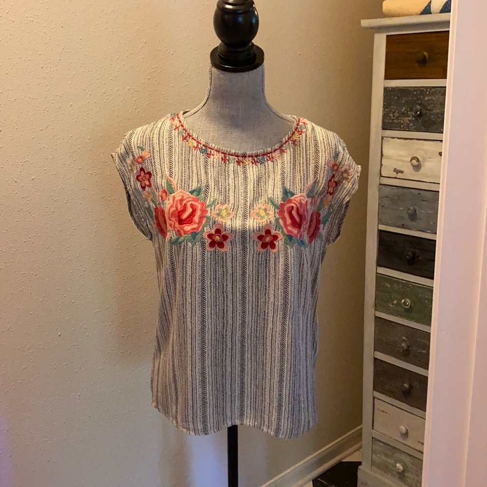 Embroidery Floral Sleeveless Top